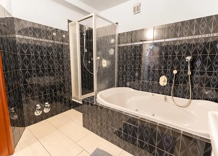 Loftartige Designwohnung In Fuer 6 Personen Апартаменты *