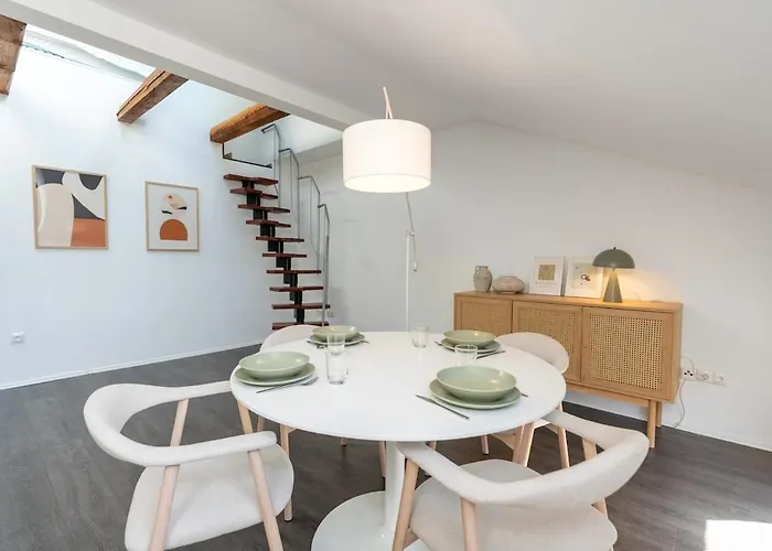 Loftartige Designwohnung In Fuer 6 Personen Апартаменты *